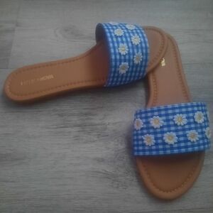 Fashion Nova Blue Gingham Daisy Sandals